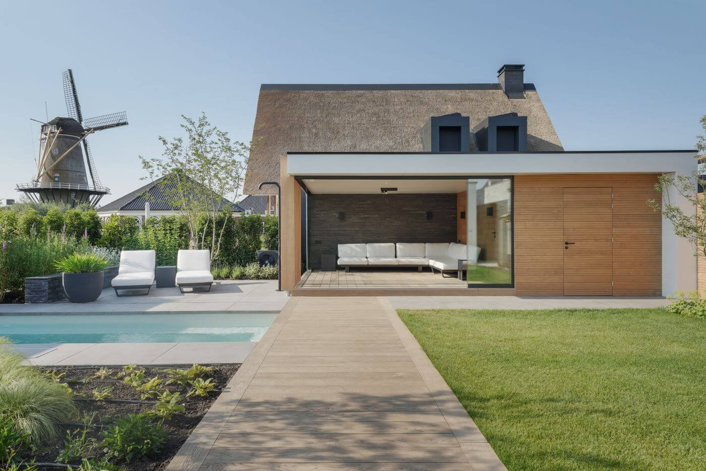 Mediterraanse tuin bergambacht moderne achtertuin